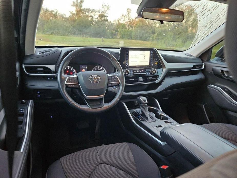 used 2022 Toyota Highlander car, priced at $30,977