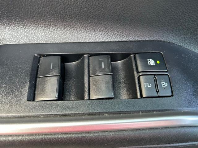 used 2022 Toyota Highlander car, priced at $34,977