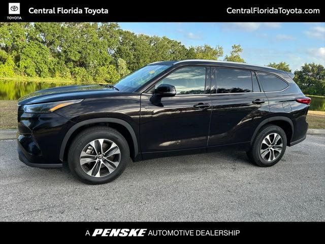 used 2022 Toyota Highlander car, priced at $34,977