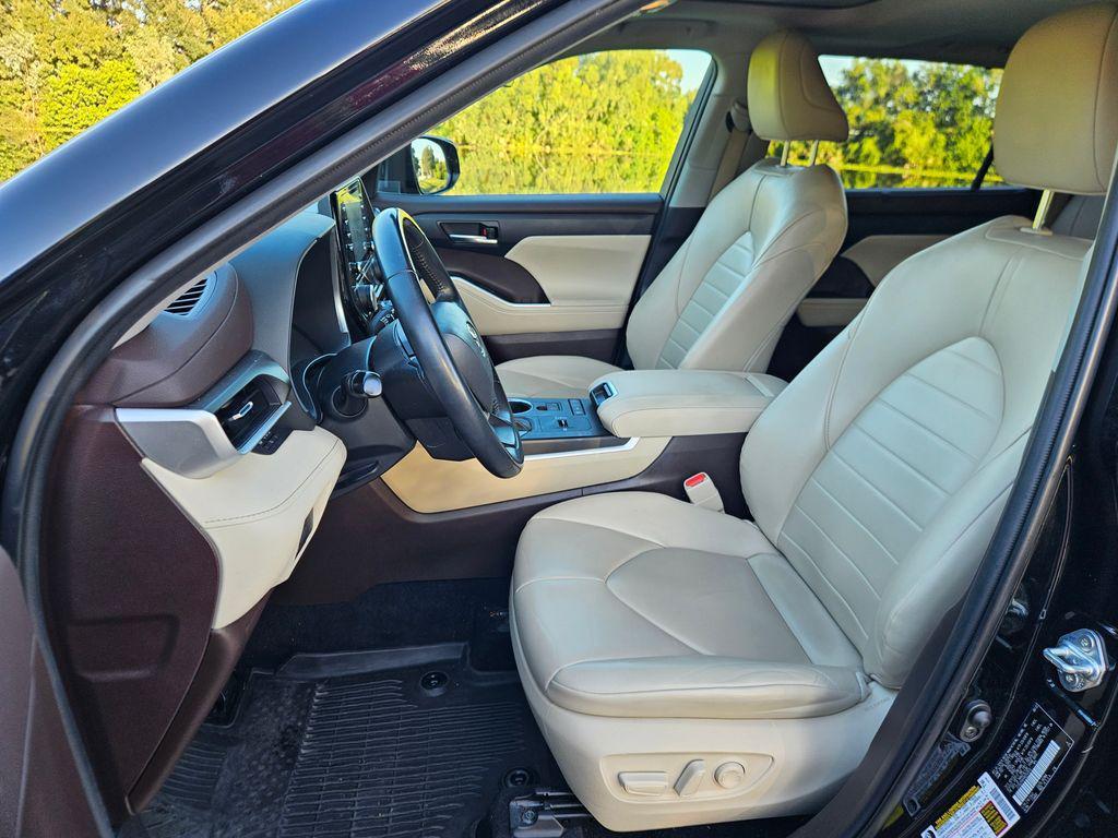 used 2022 Toyota Highlander car, priced at $31,937