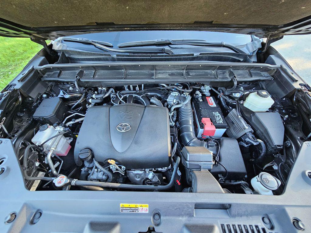 used 2022 Toyota Highlander car, priced at $31,937