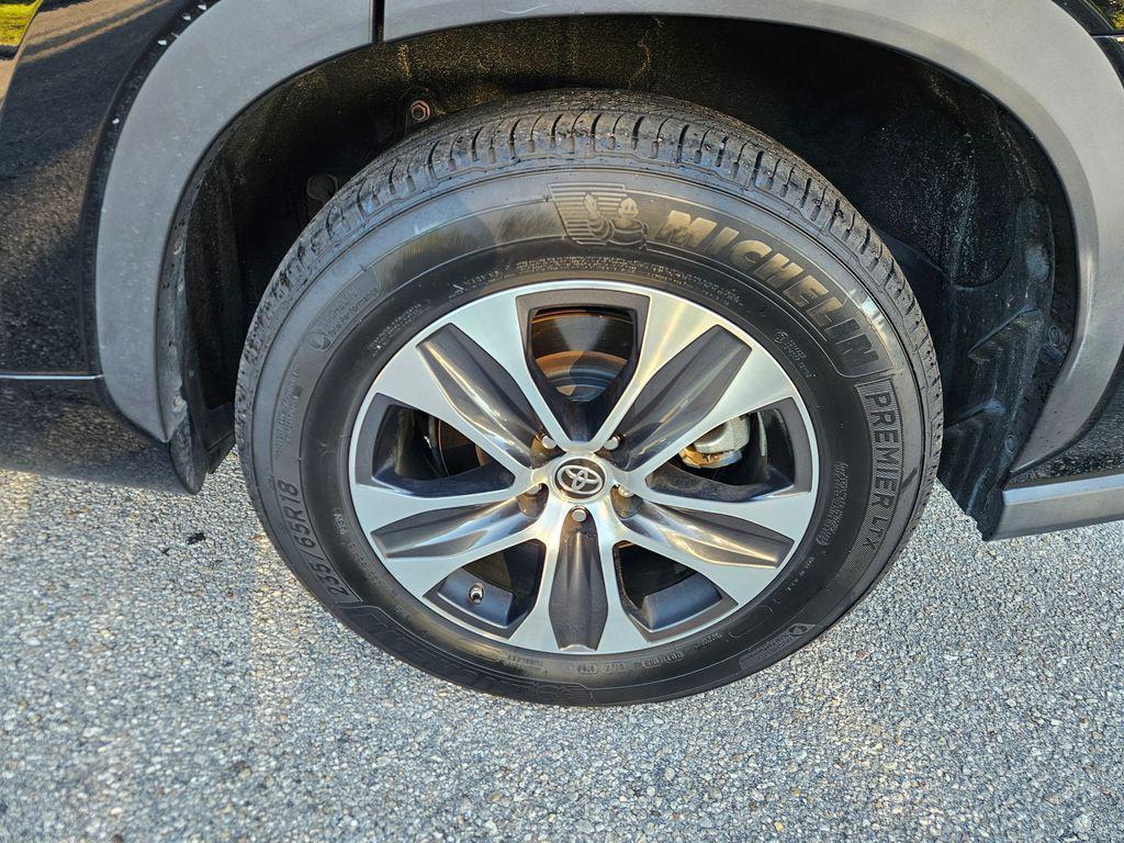used 2022 Toyota Highlander car, priced at $31,937