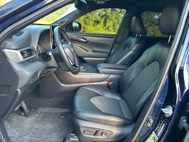 used 2022 Toyota Highlander car, priced at $37,977