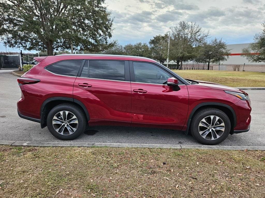 used 2024 Toyota Highlander car, priced at $41,977