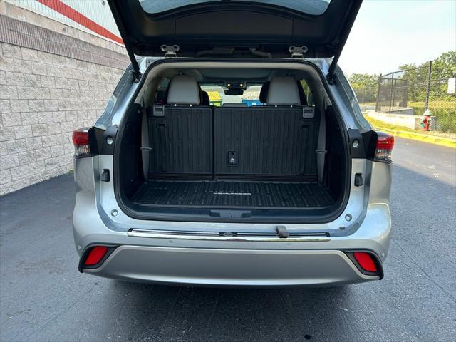 used 2024 Toyota Highlander car, priced at $49,977