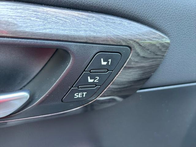used 2024 Toyota Highlander car, priced at $49,977