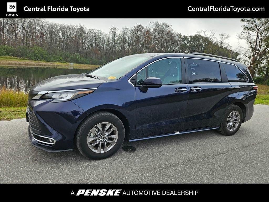 used 2023 Toyota Sienna car, priced at $41,977