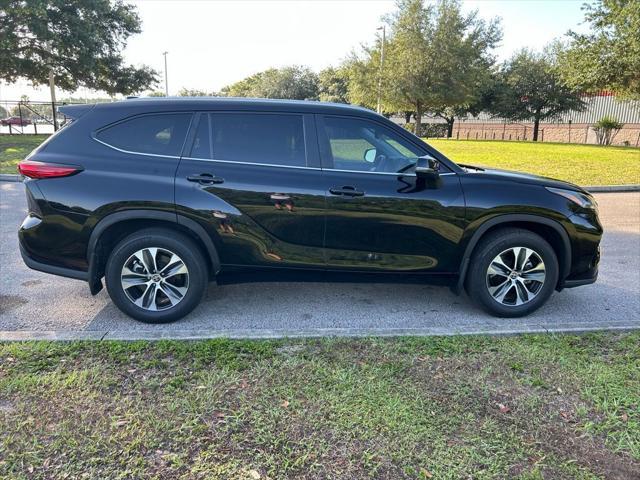 used 2023 Toyota Highlander car, priced at $38,977