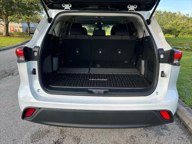 used 2023 Toyota Highlander car, priced at $34,977