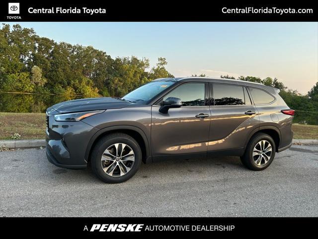 used 2022 Toyota Highlander car, priced at $33,977