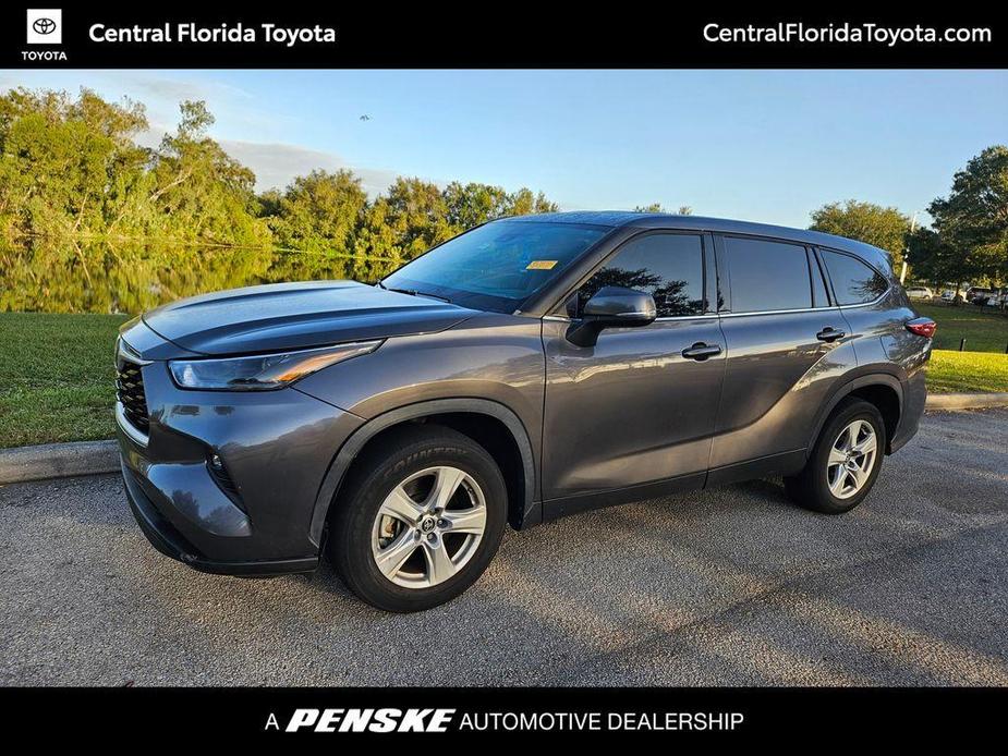 used 2022 Toyota Highlander Hybrid car, priced at $32,977