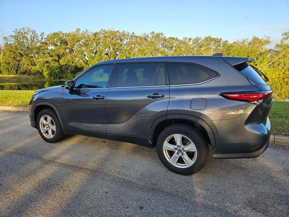 used 2022 Toyota Highlander Hybrid car, priced at $32,977