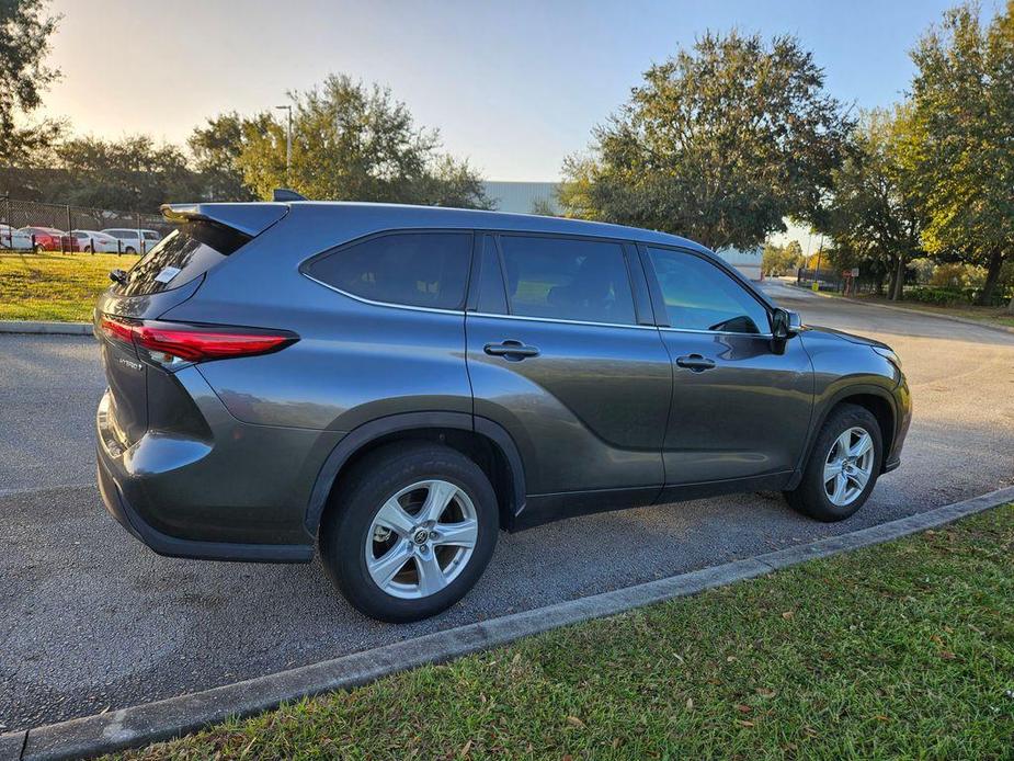 used 2022 Toyota Highlander Hybrid car, priced at $32,977