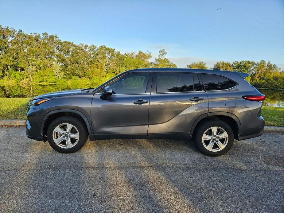 used 2022 Toyota Highlander Hybrid car, priced at $32,977