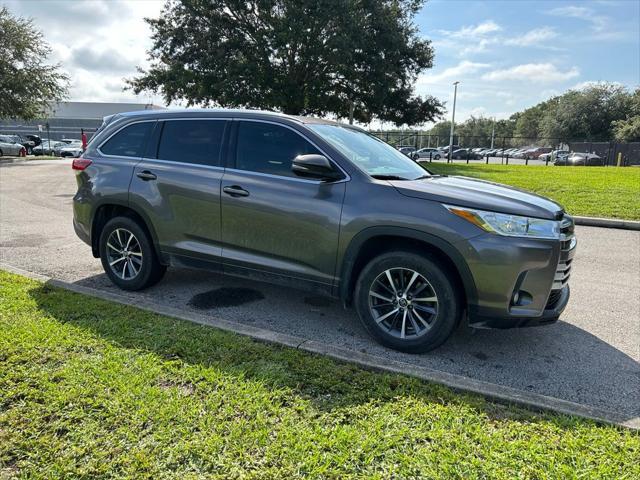 used 2018 Toyota Highlander car, priced at $22,937