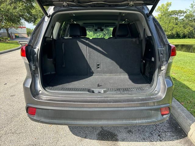 used 2018 Toyota Highlander car, priced at $22,937