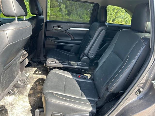used 2018 Toyota Highlander car, priced at $22,937