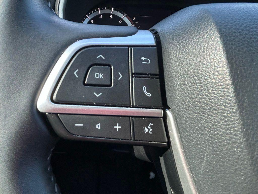used 2024 Toyota Highlander car, priced at $38,537