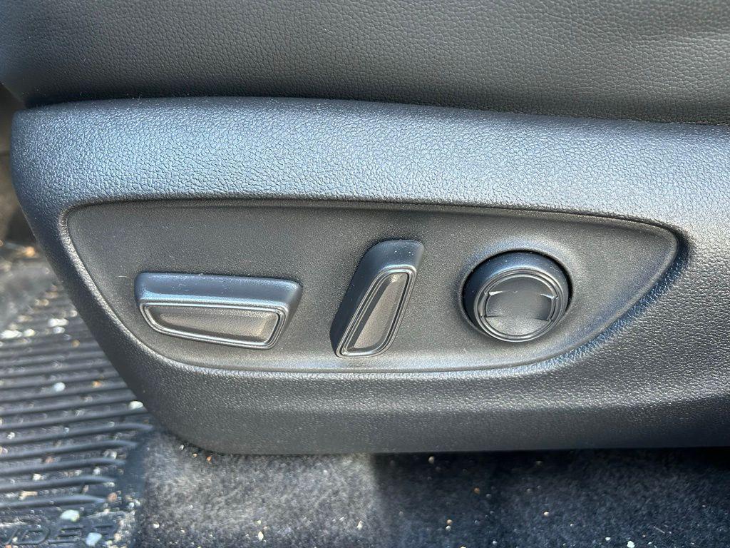 used 2024 Toyota Highlander car, priced at $38,537