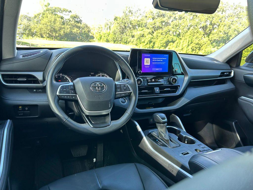 used 2024 Toyota Highlander car, priced at $38,537