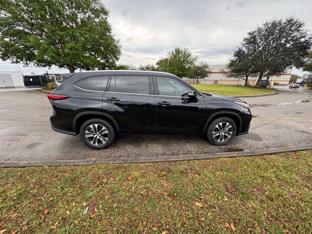 used 2022 Toyota Highlander car, priced at $32,977