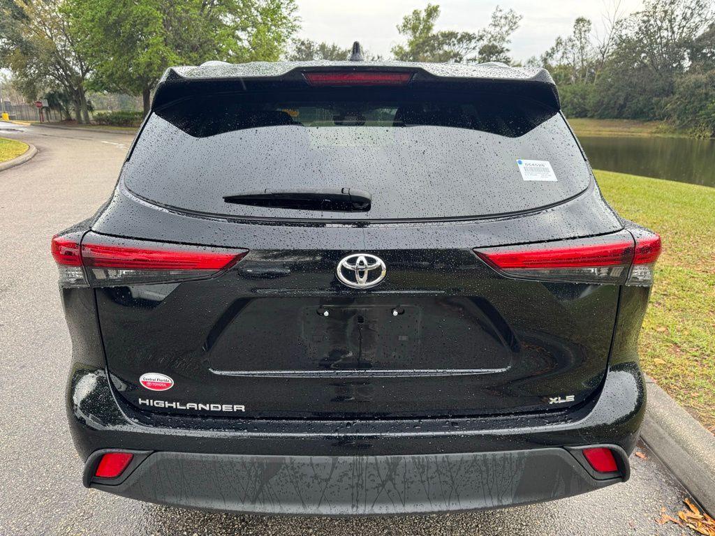 used 2022 Toyota Highlander car, priced at $32,977