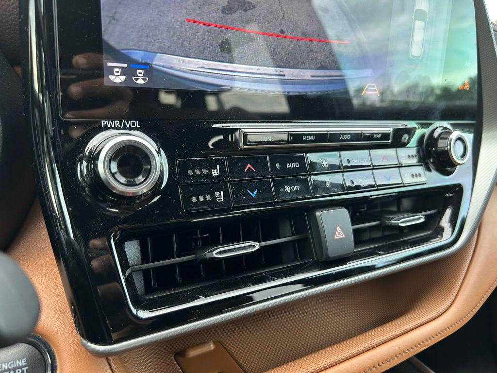 used 2022 Toyota Highlander car, priced at $38,737