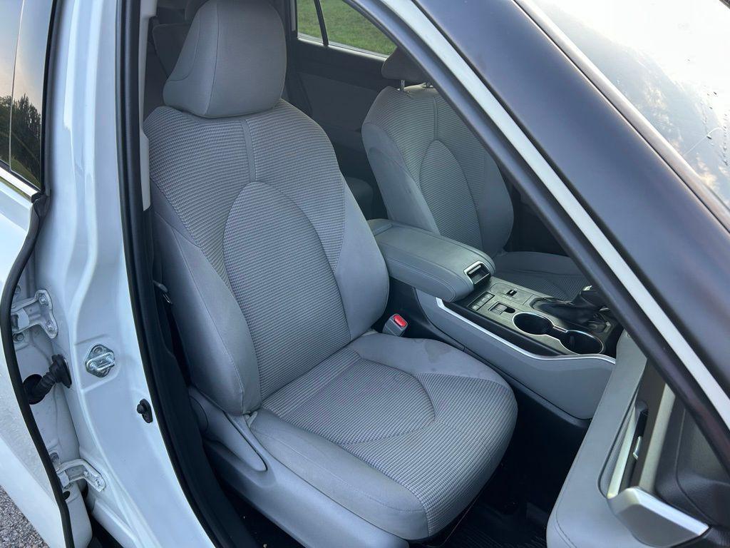 used 2022 Toyota Highlander car, priced at $27,737