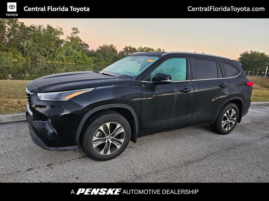 used 2022 Toyota Highlander car, priced at $33,977