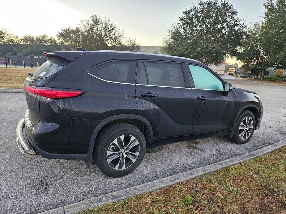 used 2022 Toyota Highlander car, priced at $33,977