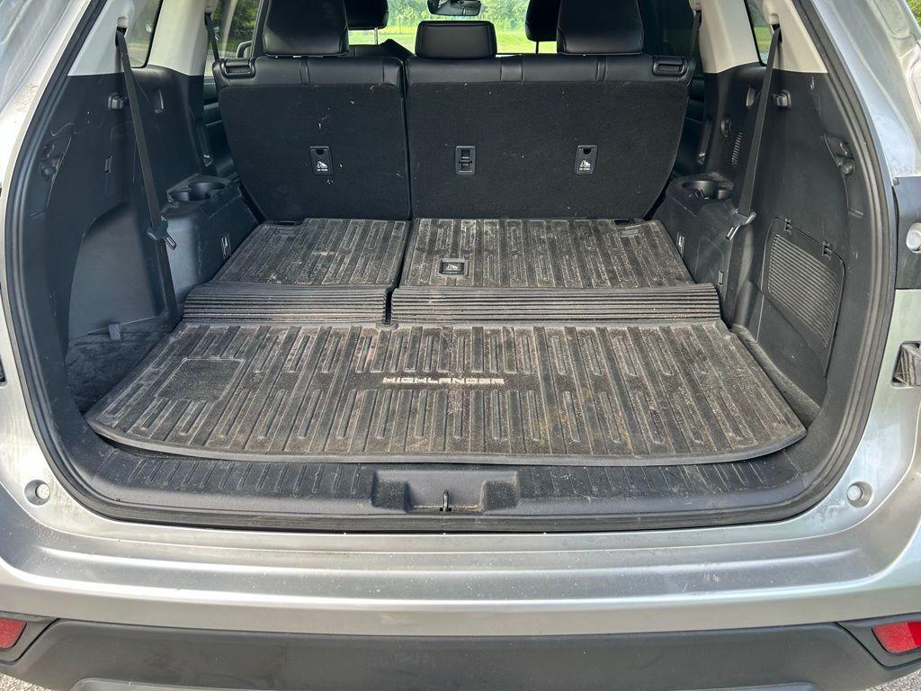 used 2021 Toyota Highlander Hybrid car, priced at $29,737
