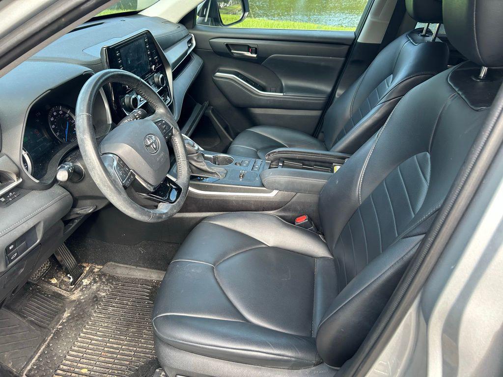 used 2021 Toyota Highlander Hybrid car, priced at $29,737