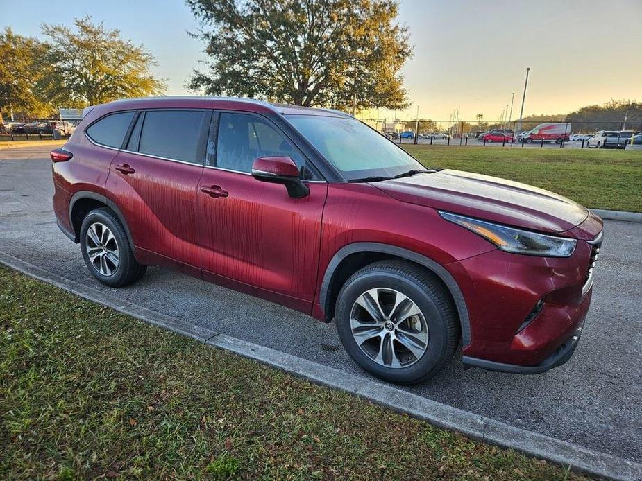 used 2021 Toyota Highlander car, priced at $30,977