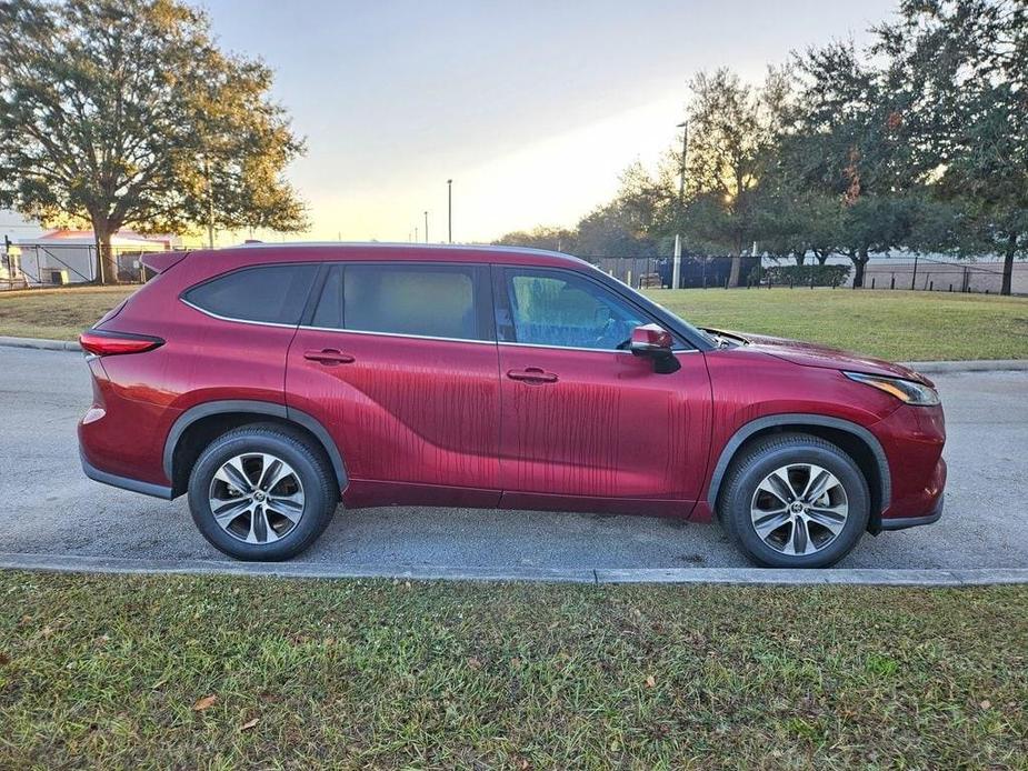 used 2021 Toyota Highlander car, priced at $30,977