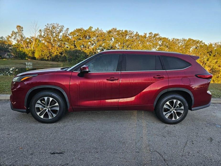 used 2021 Toyota Highlander car, priced at $30,977