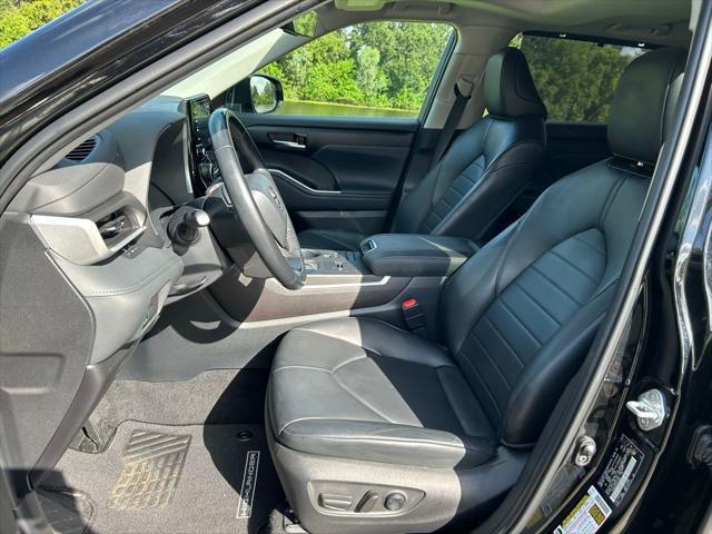 used 2022 Toyota Highlander car, priced at $32,977