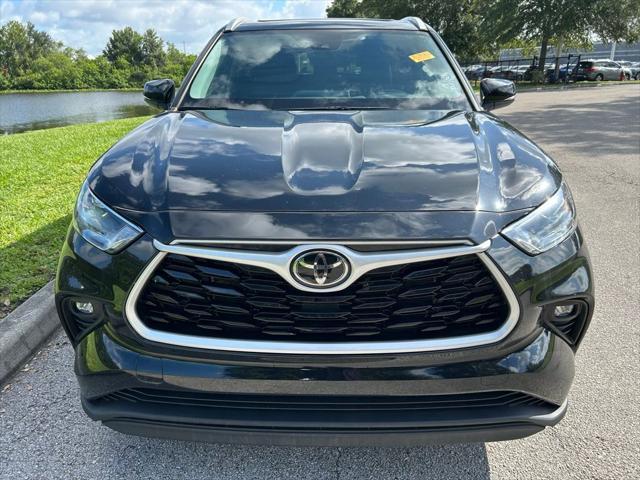 used 2022 Toyota Highlander car, priced at $32,977