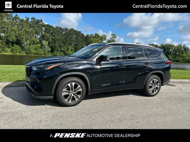 used 2022 Toyota Highlander car, priced at $32,977