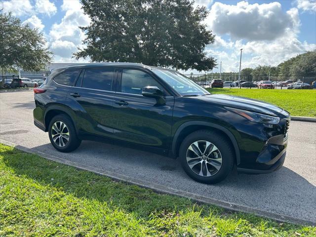 used 2022 Toyota Highlander car, priced at $32,977