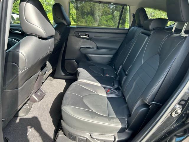 used 2022 Toyota Highlander car, priced at $32,977