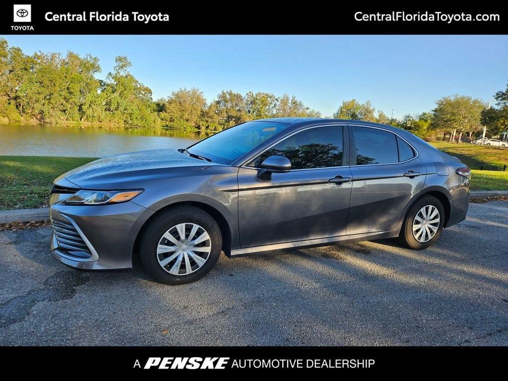 used 2024 Toyota Camry Hybrid car, priced at $27,977