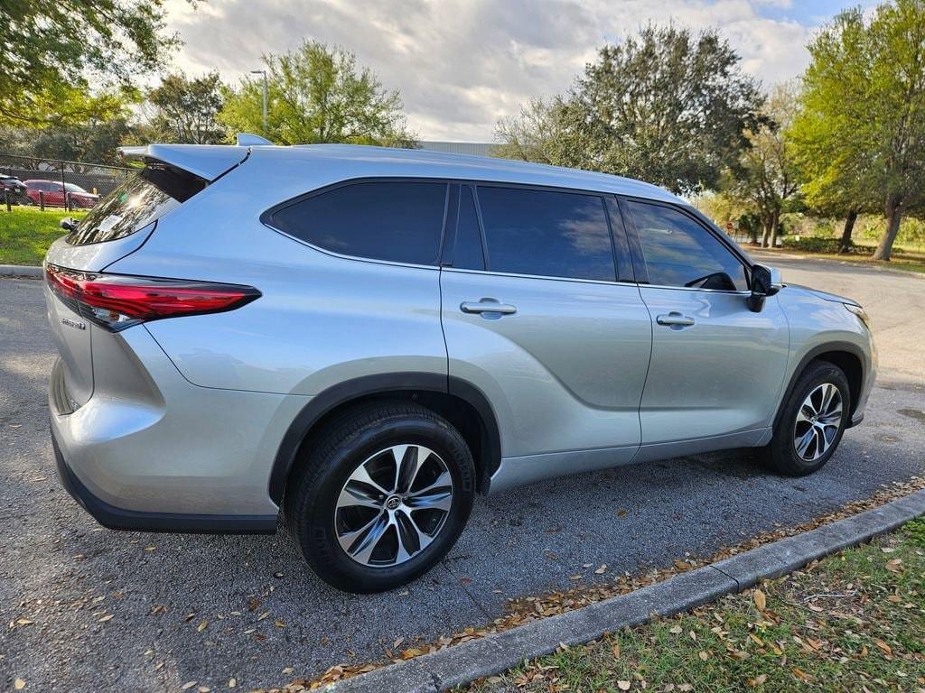 used 2022 Toyota Highlander Hybrid car, priced at $34,977