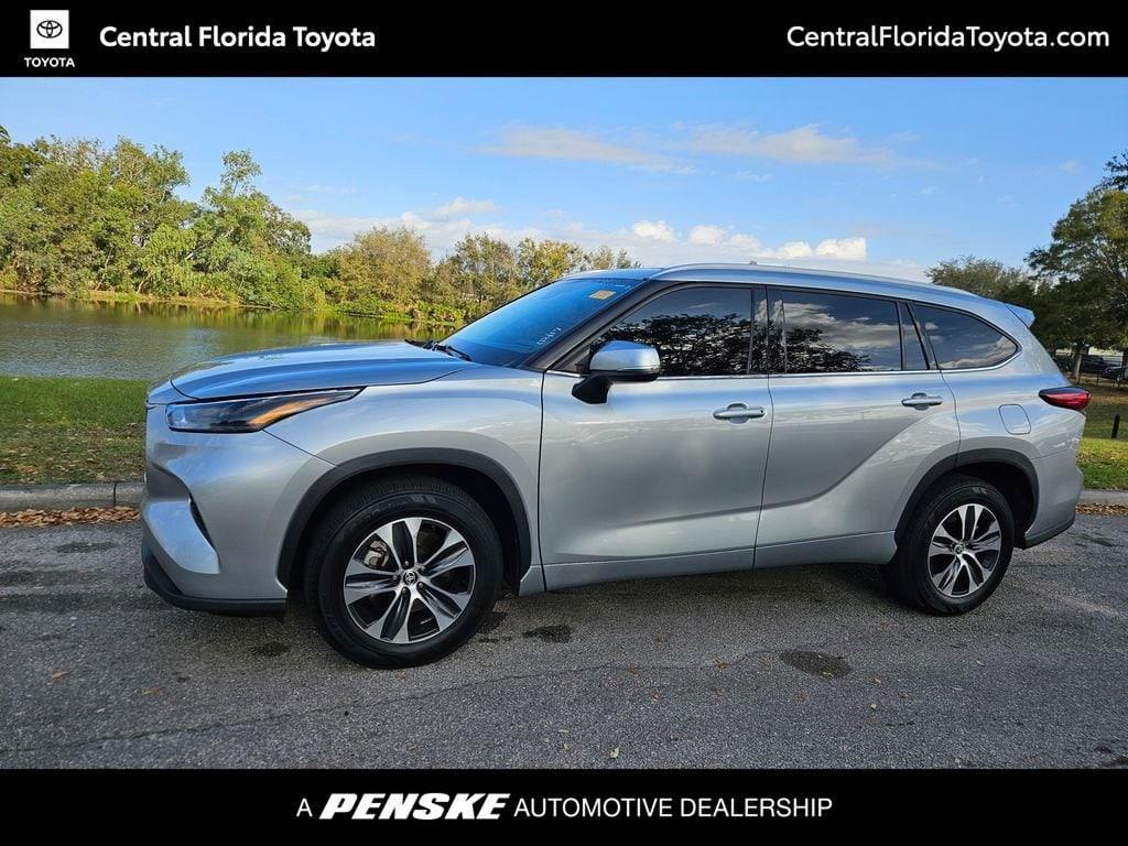 used 2022 Toyota Highlander Hybrid car, priced at $34,977