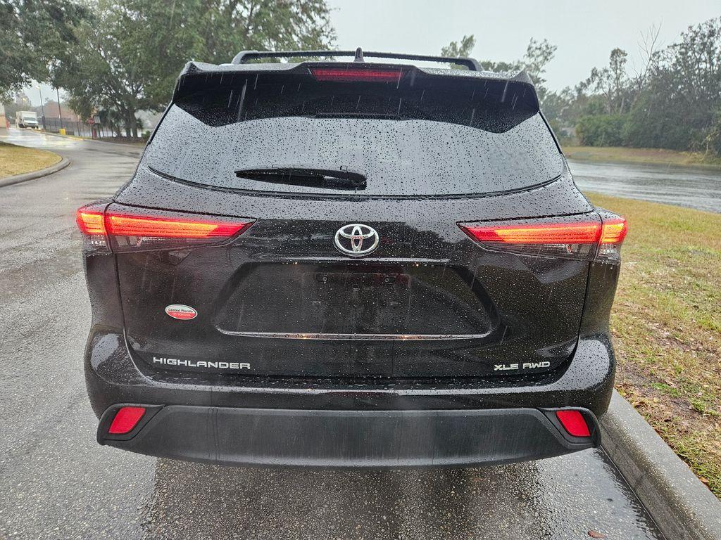 used 2022 Toyota Highlander car