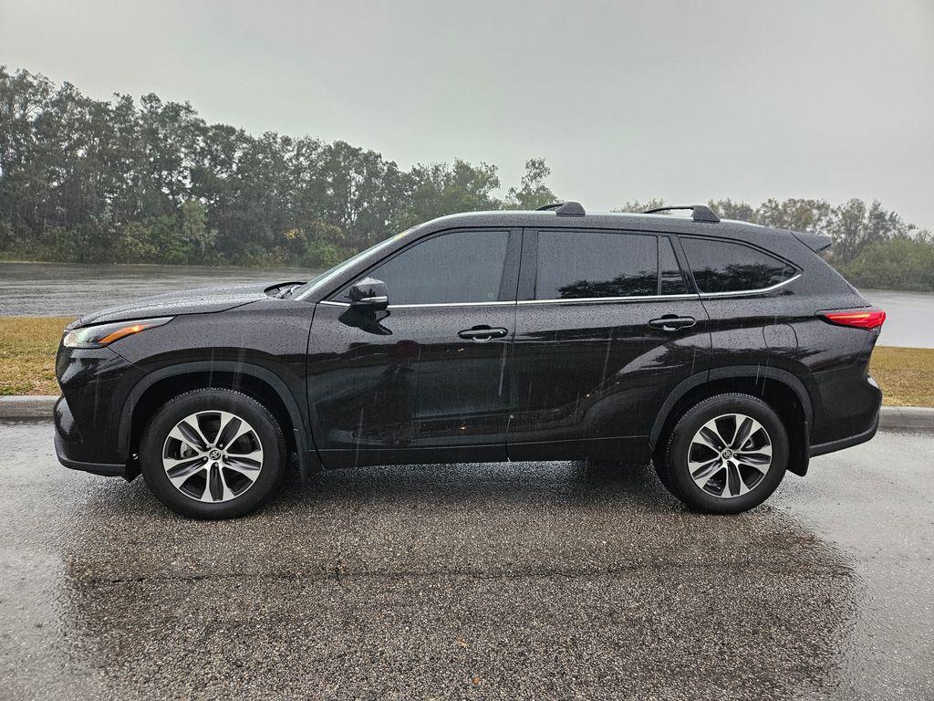 used 2022 Toyota Highlander car