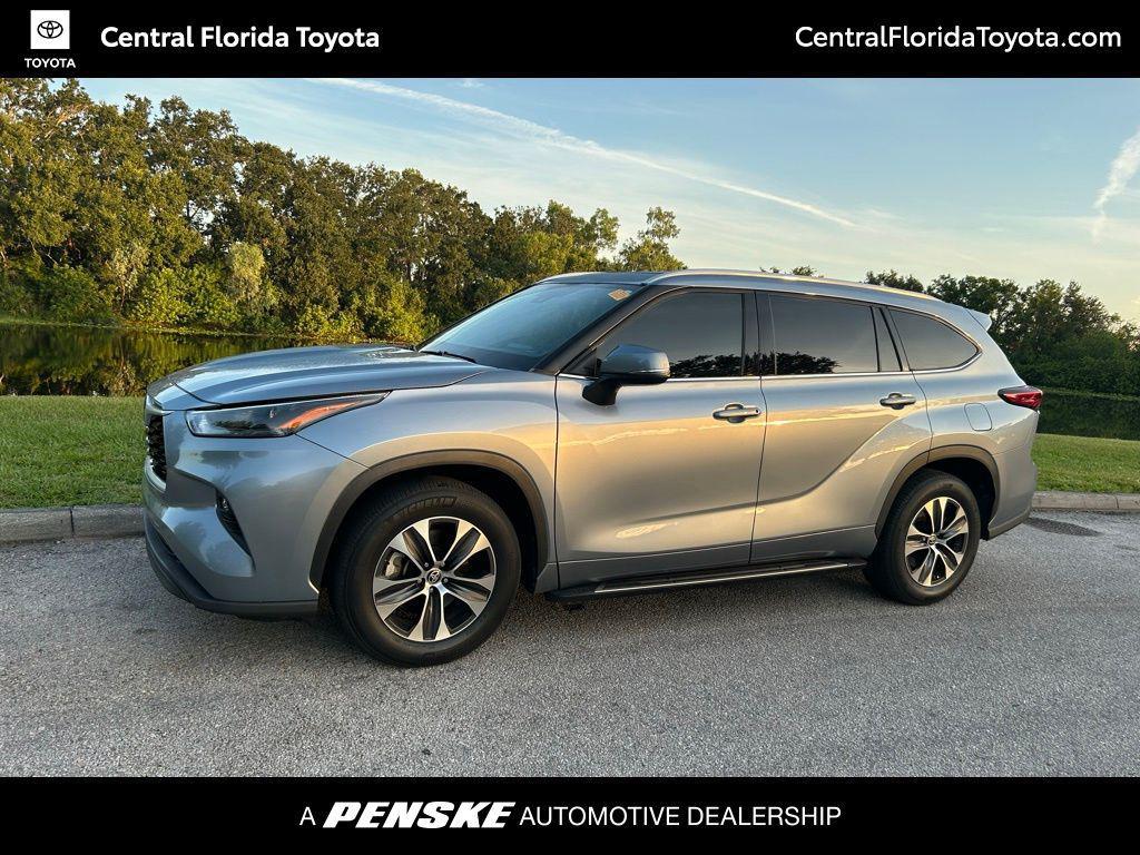 used 2022 Toyota Highlander car, priced at $31,737