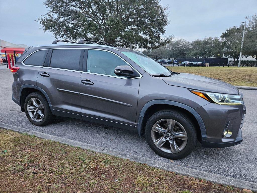 used 2019 Toyota Highlander car, priced at $29,477