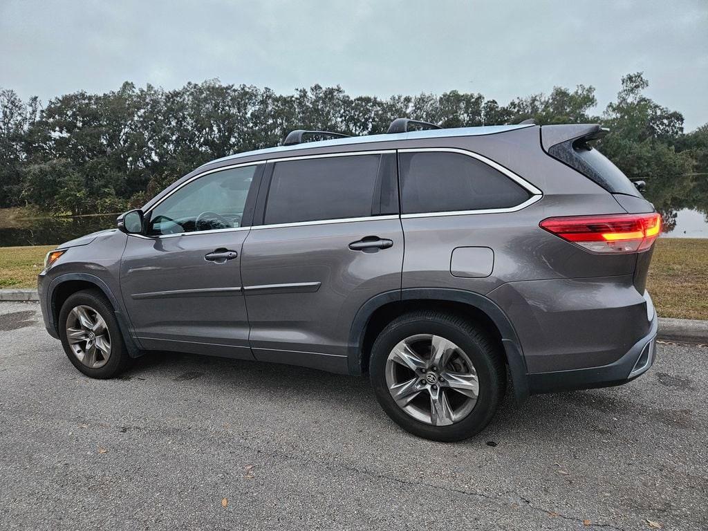 used 2019 Toyota Highlander car, priced at $29,477