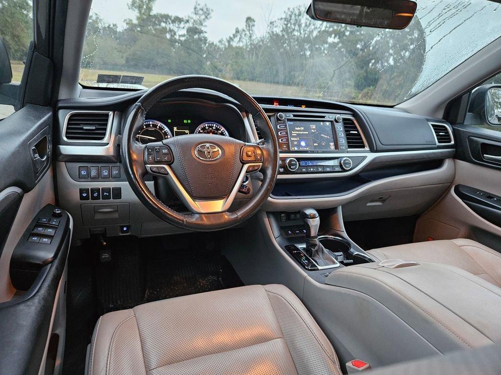 used 2019 Toyota Highlander car, priced at $29,477