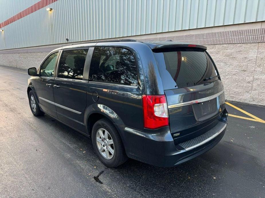 used 2013 Chrysler Town & Country car